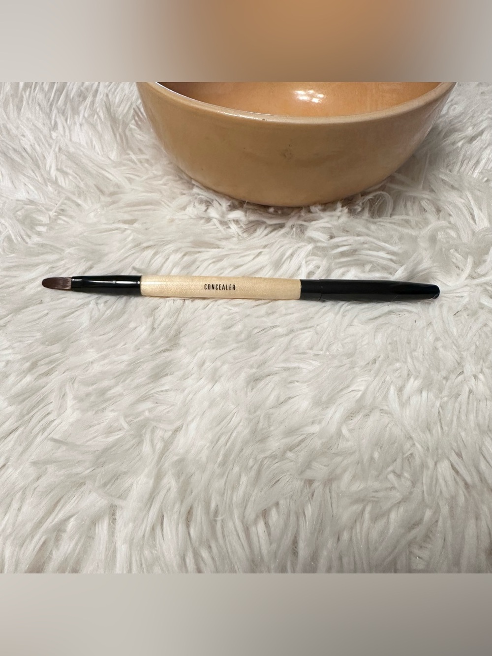 Bobbi Brown Dual-Ended Concealer Brush in Beige and Black